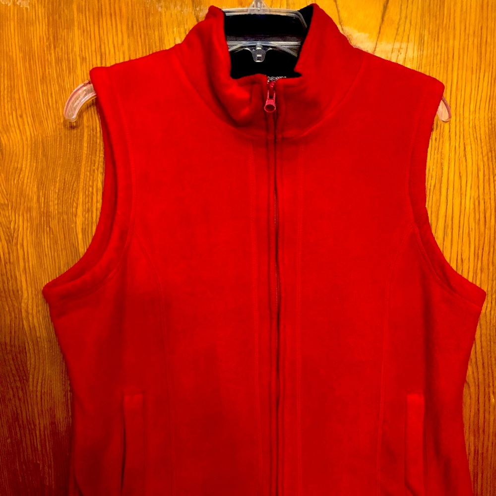 Warm Red Vest by design